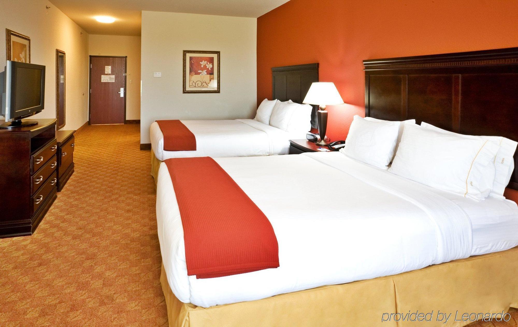 Holiday Inn Express Hotel & Suites Terrell By Ihg Exteriér fotografie